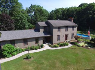 25 Arnold Rd, Malta, NY 12020