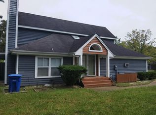 911 Woodcreek Dr, Newport News, VA 23608