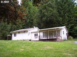 700 Bennett Creek Rd, Cottage Grove, OR 97424