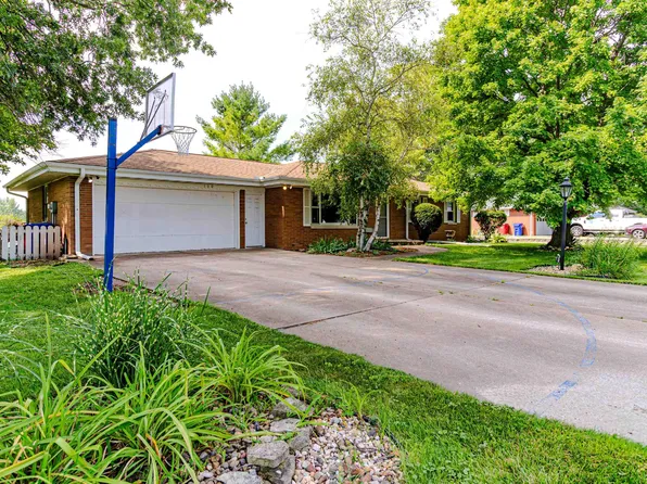 130 E Calhoun St, Brimfield, IL 61517