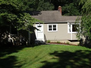 15 Taagan Point Dr, Danbury, CT 06811