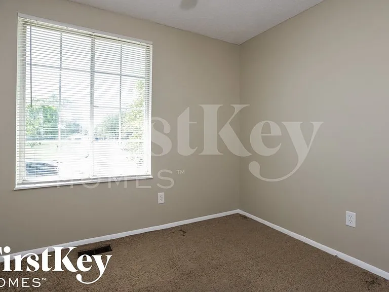 4321 Castle Heights Dr — Photo 13