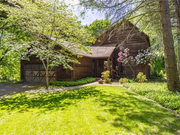 87 Loch Revan Hts, Rochester, NY 14617