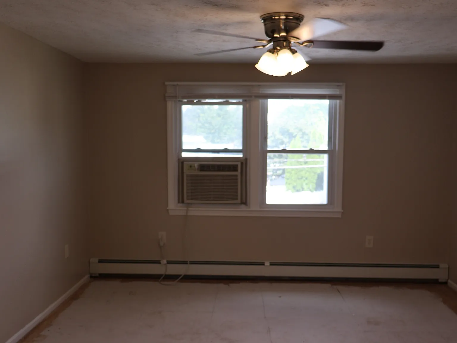 2 bed, 728 sqft, $1,900 — Photo 2