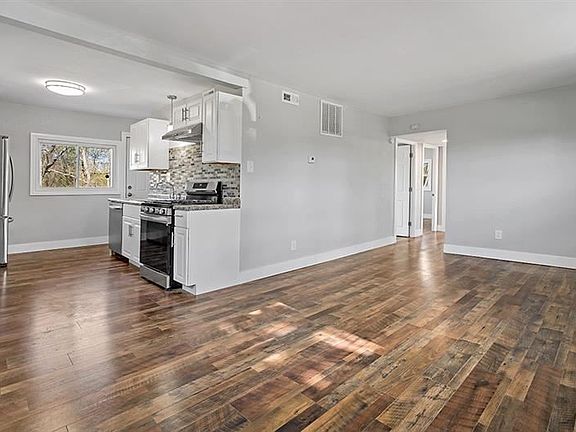 5th image of 125 Pacific Blvd