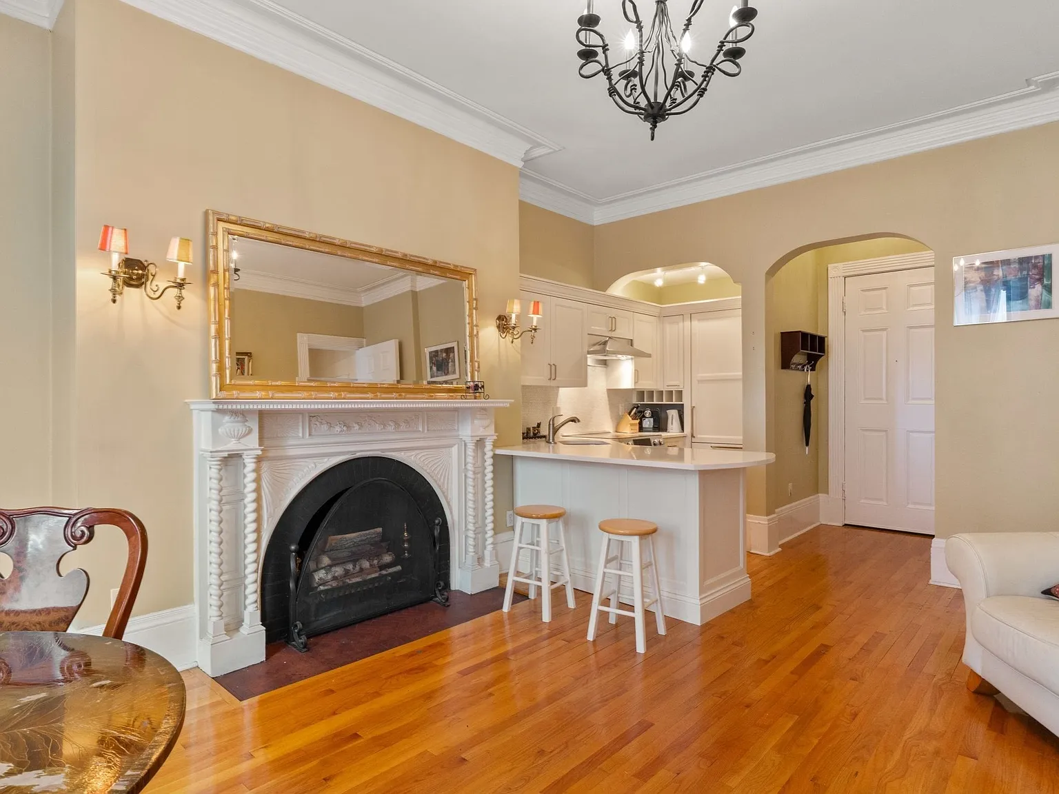1 bed, 1.0 bath, 577 sqft, $4,000 — Photo 4