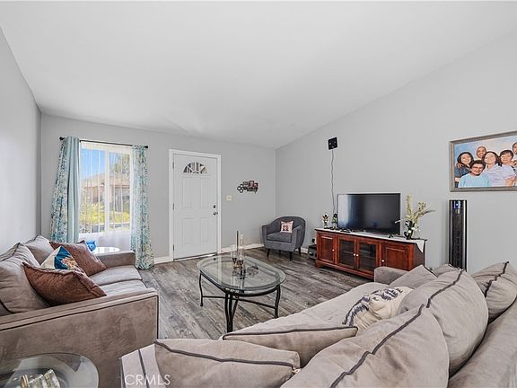 3rd image of 1519 E 41st Pl