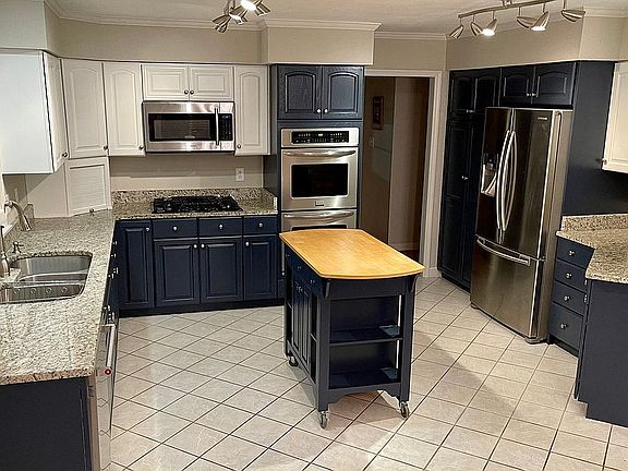 Nautical navy/white remodel