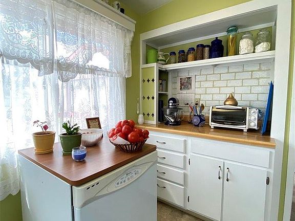 3rd image of 318 Skybolt St #320