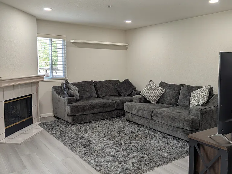 Living room pic 2