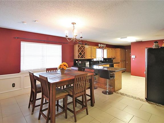 5th image of 3016 S Mockingbird St