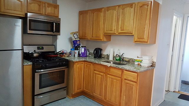 2nd image of 2823 S Keeley St