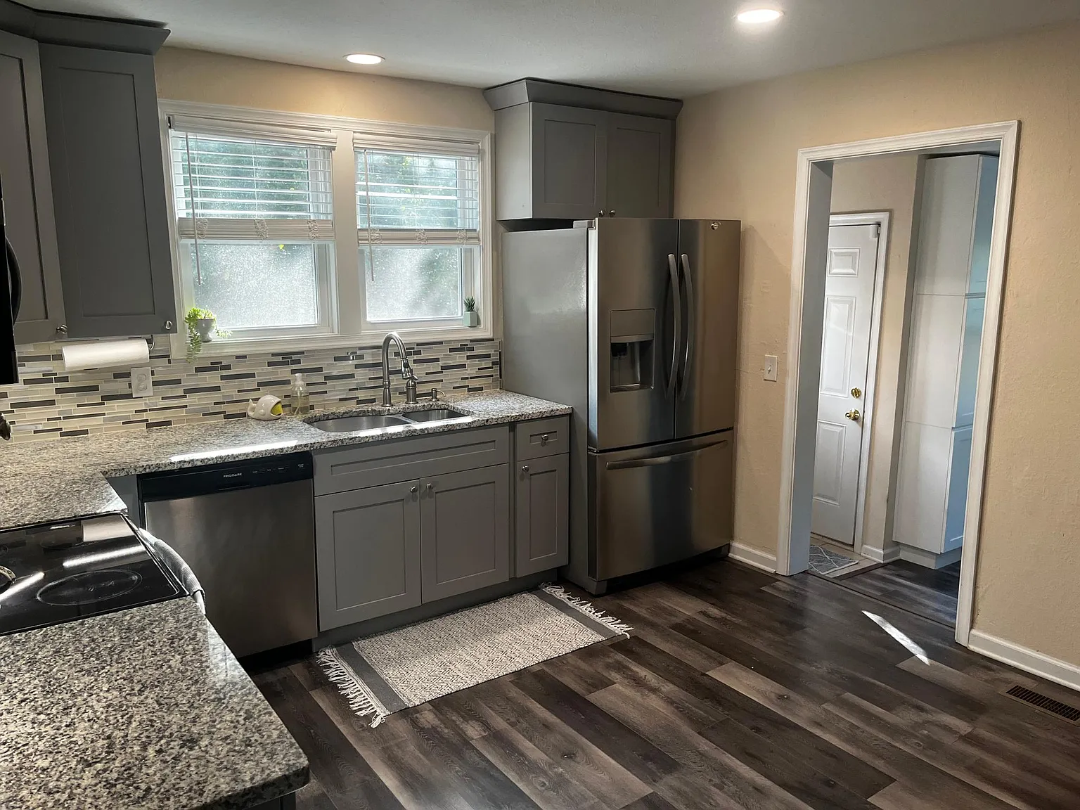 3 bed, 1600 sqft, $2,800 — Photo 4