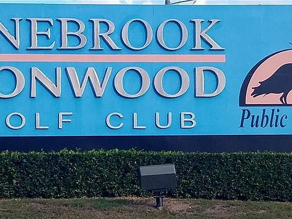 3rd image of 3640 Ironwood Cir APT 303N