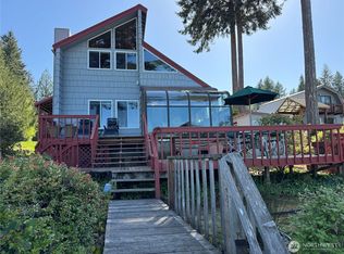 810 Rhododendron Ln, Brinnon, WA 98320