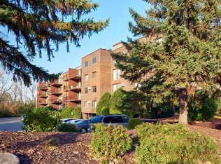 Creek Point Apartments, Hopkins, MN 55343