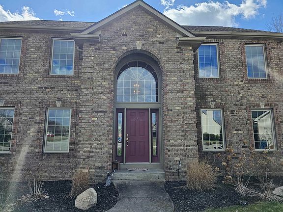 2nd image of 502 Hunters Rdg