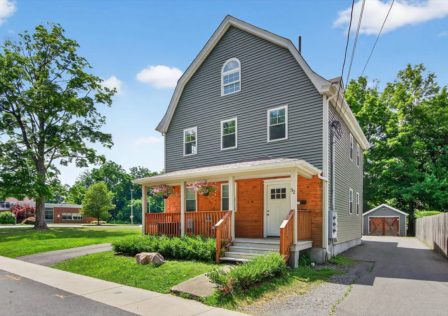 2 bed, 1.0 bath, 1000 sqft, $2,500 — Photo 3