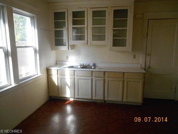4th image of 3034 E 126th St