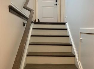 27 Cumming Ct, Hamilton, ON L9G1V4