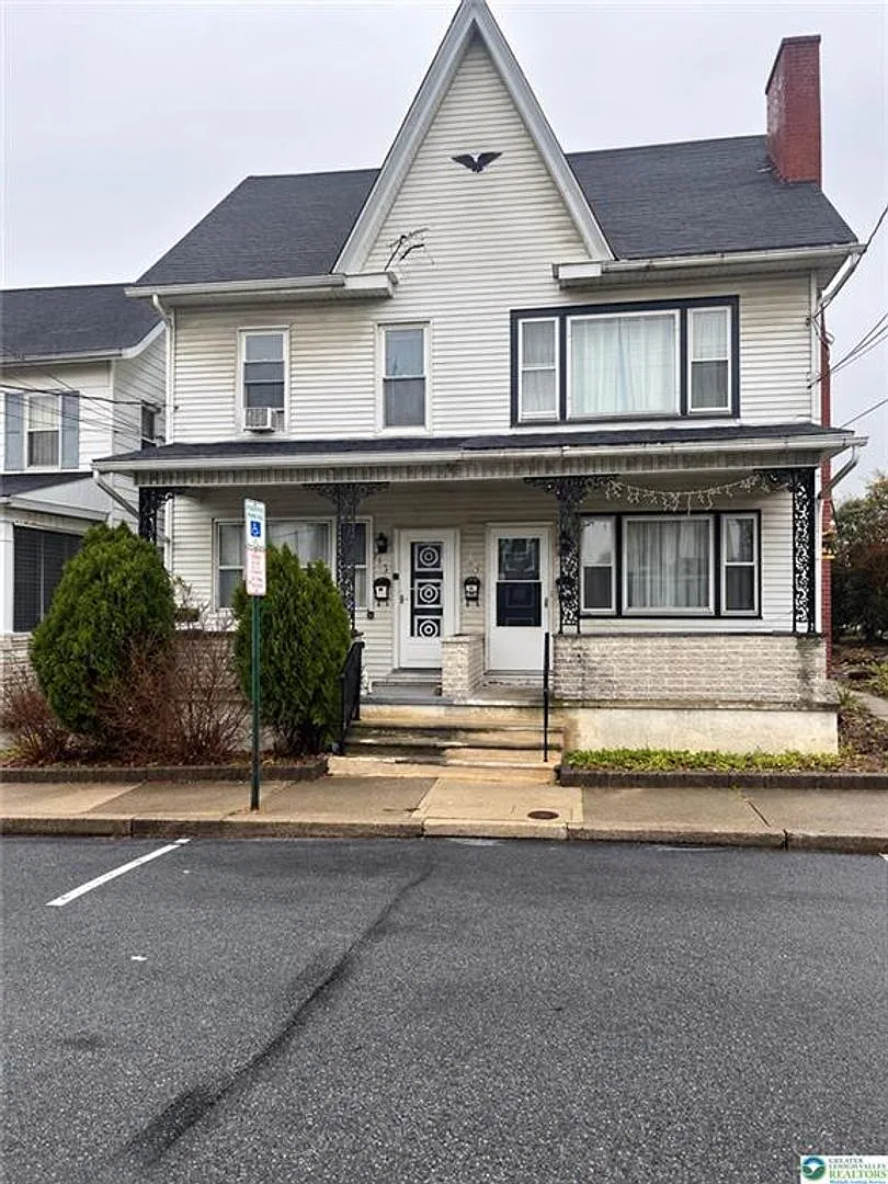 515 W Washington St — Photo 1