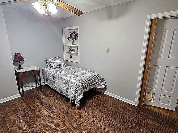 5th image of 9900 Vasel Dr