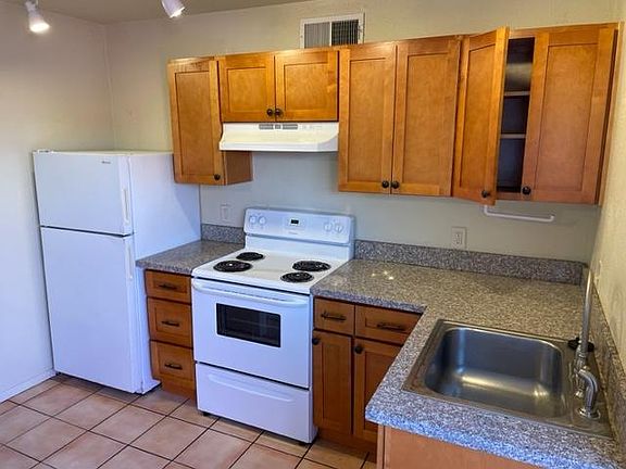 3rd image of 933 N 6th Ave #D