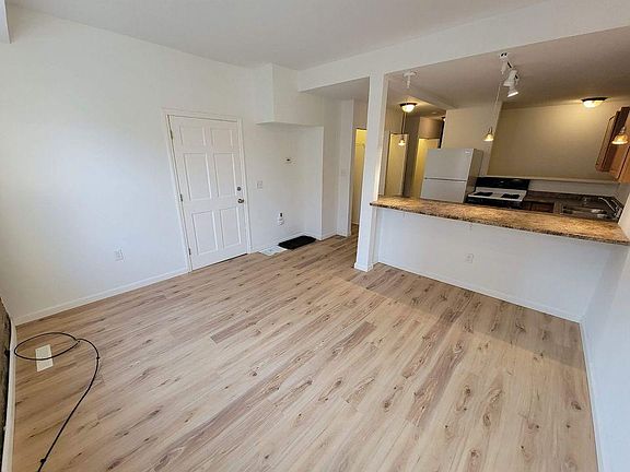 5th image of 2 Ashland Pl