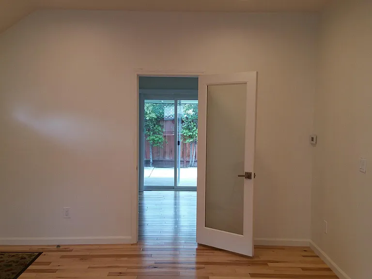 482A View St — Photo 6