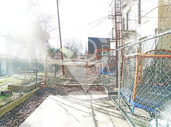 3rd image of 528 6th Ave APT 1L