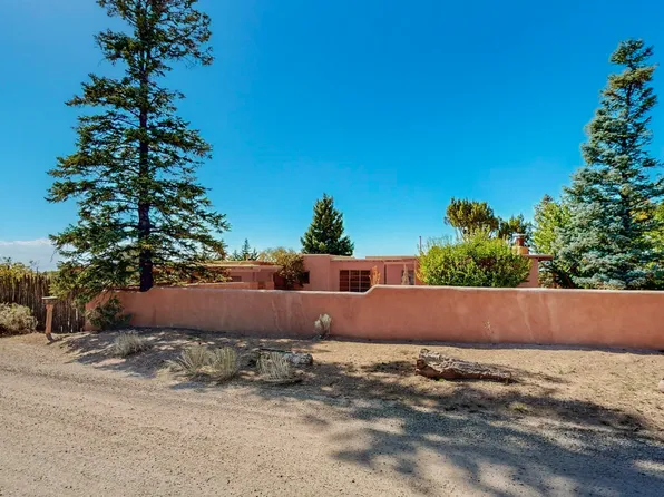 1242 Madrid Rd, Santa Fe, NM 87505