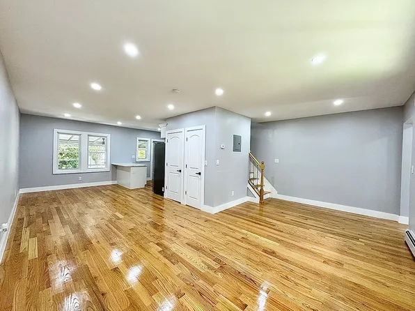 114-62 203rd St #1, Saint Albans, NY 11412