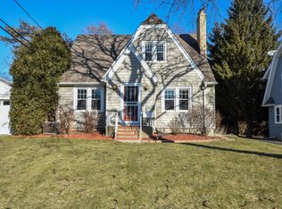 10900 W Parnell Ave, Hales Corners, WI 53130