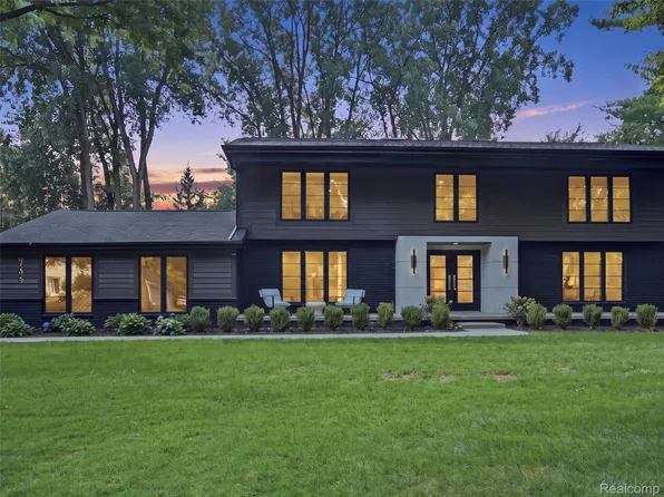 766 Woodchester Dr, Bloomfield Hills, MI 48304