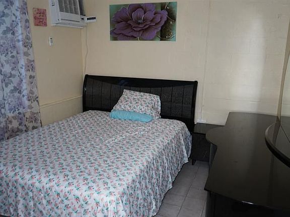 3rd image of 915 Forest Hill Blvd APT A