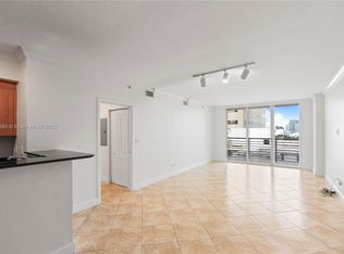 325 Biscayne Blvd #1214, Miami, FL 33130