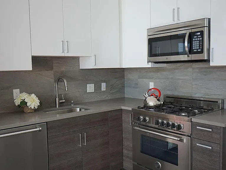 1824 E Union St — Photo 3