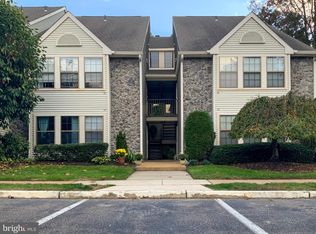 13 Chelmsford Ct, Marlton, NJ 08053