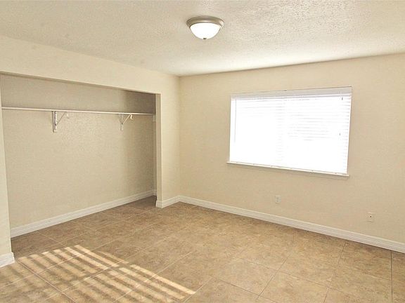 5th image of 6826 Harpers Dr