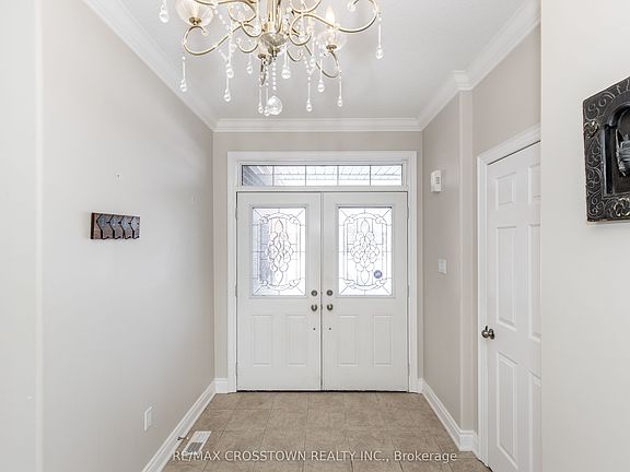 4th image of 996 Booth Ave