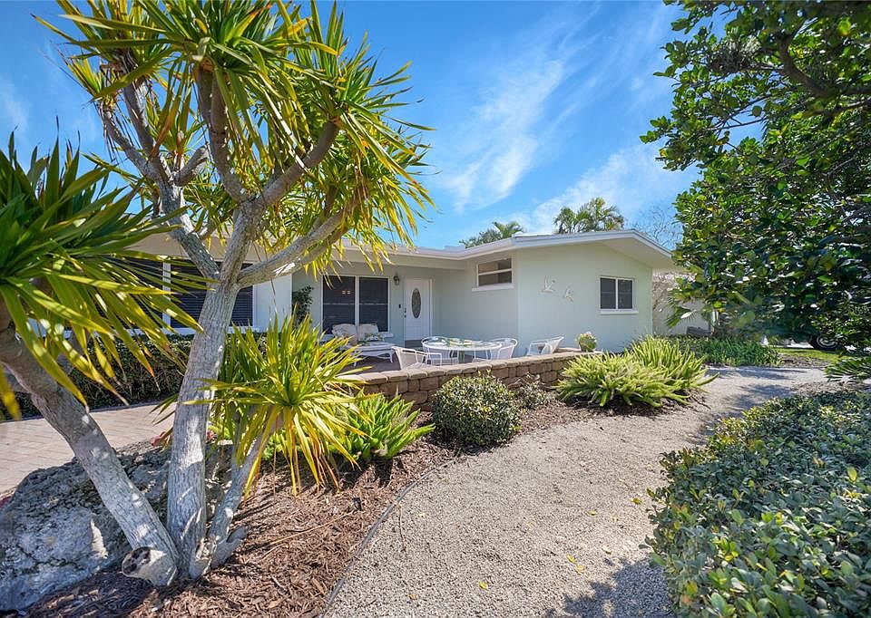 1st image of 425 BEACH PARK BOULEVARD