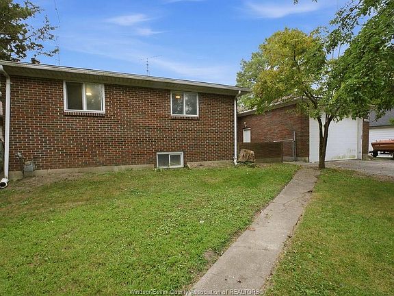 3rd image of 1441 Heritage Rd