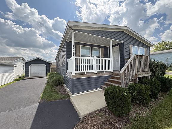 2nd image of 4827 W Augusta Blvd #91