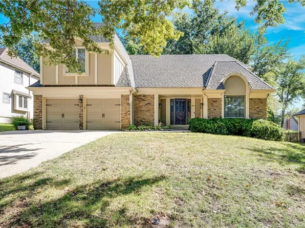 8017 W 115th Ter, Overland Park, KS 66210