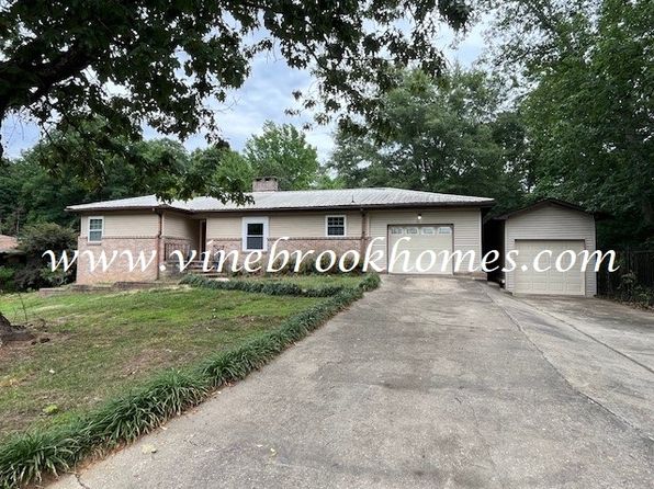130 Pinecrest Rd
