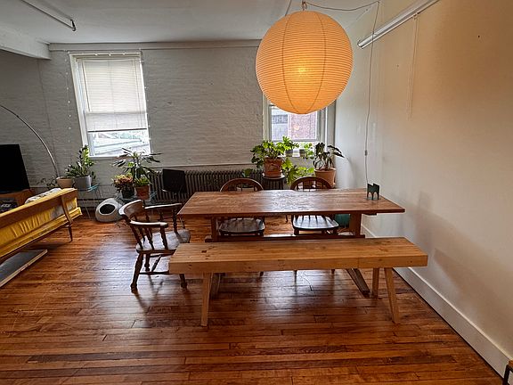 3rd image of 442 Chapel St #3B
