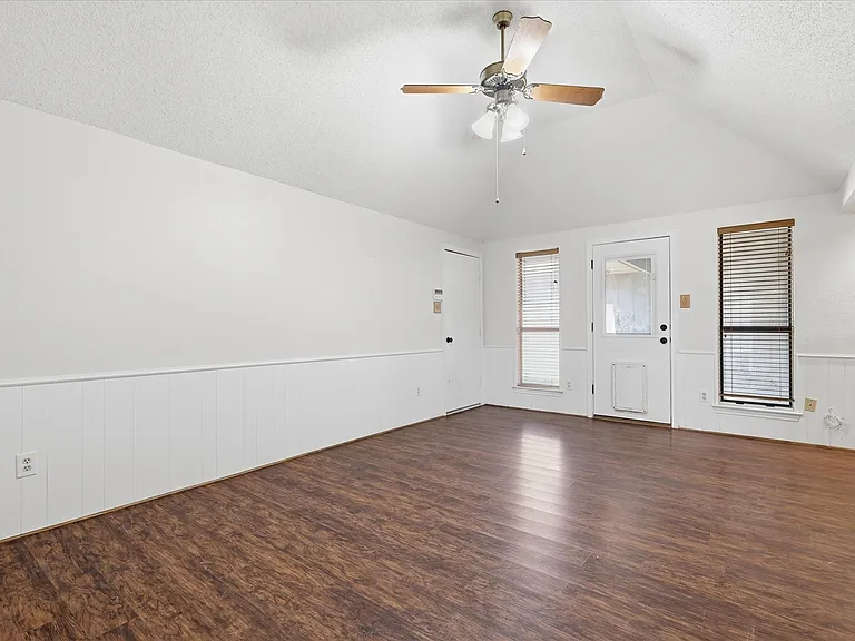 1774 Clydesdale Dr — Photo 14