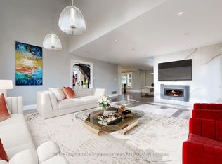 136 Denlow Blvd, Toronto, ON M3B3J2