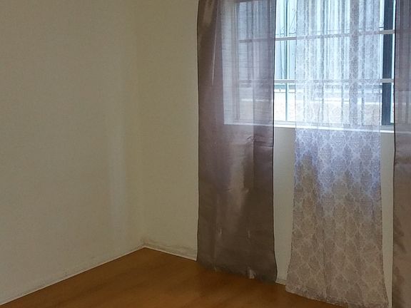 3rd image of 821 S Gramercy Pl #103