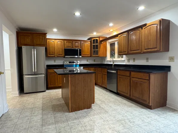 51 Baltusrol Dr, Charles Town, WV 25414